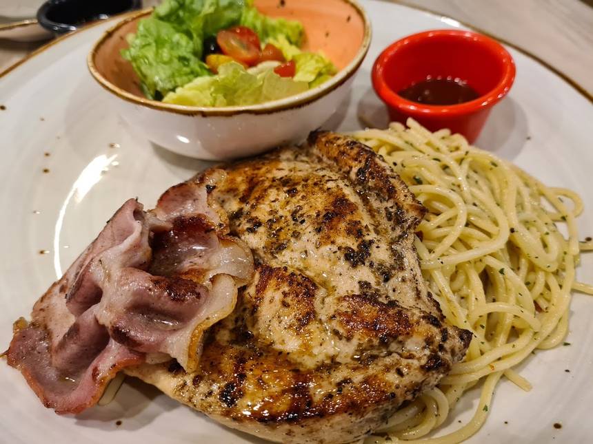 Hot Tomato at Causeway Point