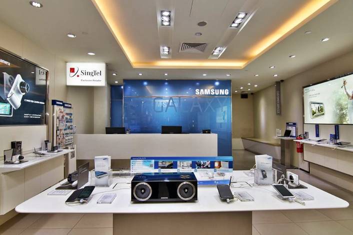 Samsung Experience Store at Causeway Point