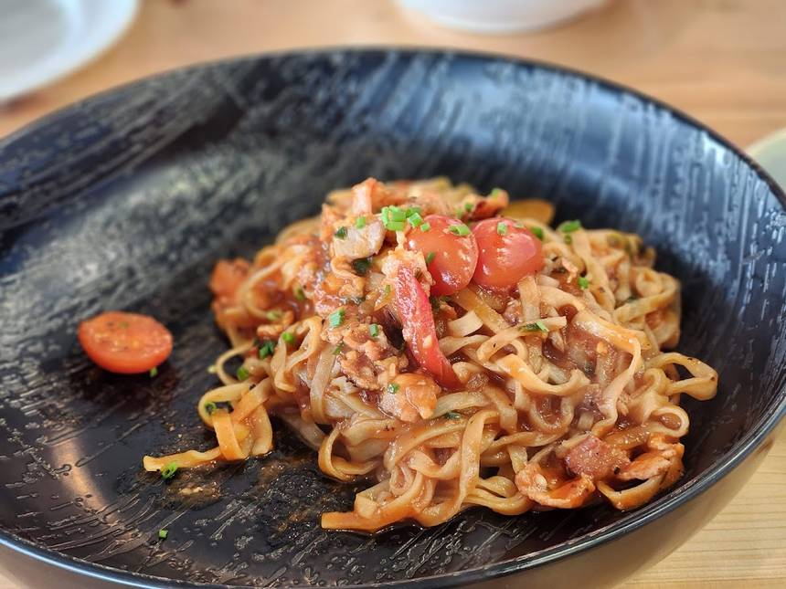 Bones 'N Slaw at Clarke Quay Central