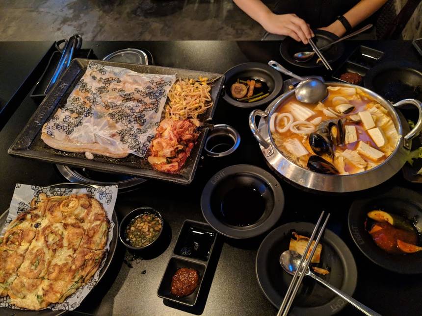 8 Korean BBQ at Clarke Quay Central