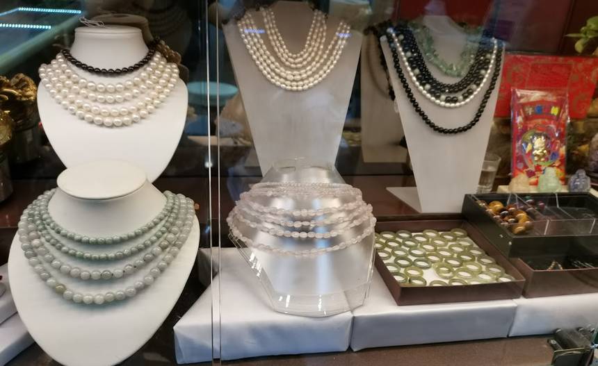 The Heng's Jewellery at Clarke Quay Central