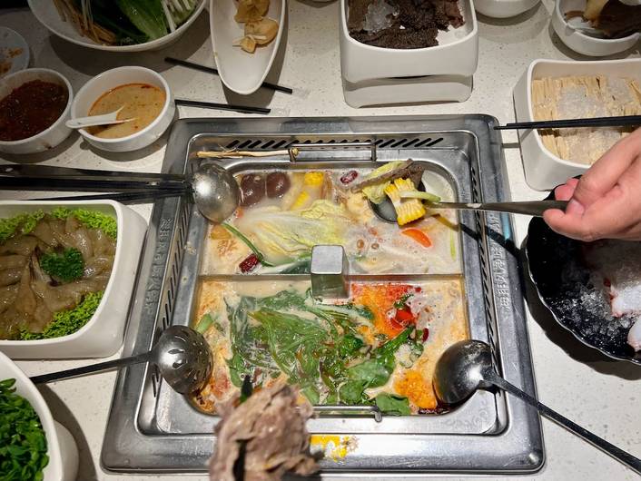 Haidilao Hot Pot 海底捞火锅 at Clarke Quay