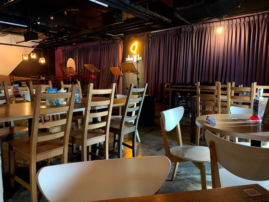 Shuffle Bistro Bar at Clarke Quay