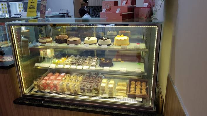 Emicakes at Compass One