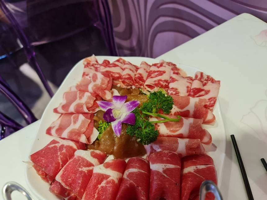Shi Li Fang Hot Pot at Compass One