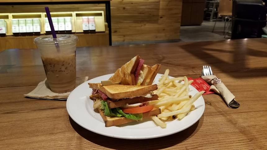 The Coffee Bean & Tea Leaf at Compass One