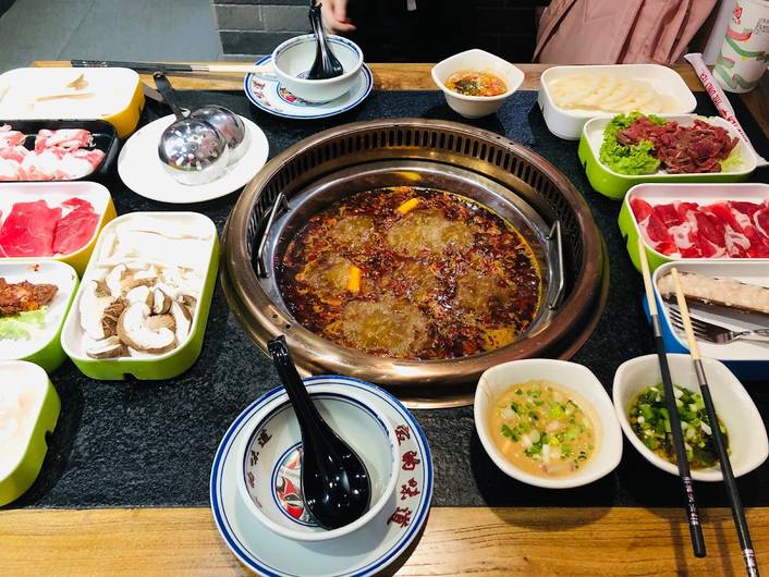 Chong Qing Xiao Mu Deng Traditional Hotpot at Downtown East