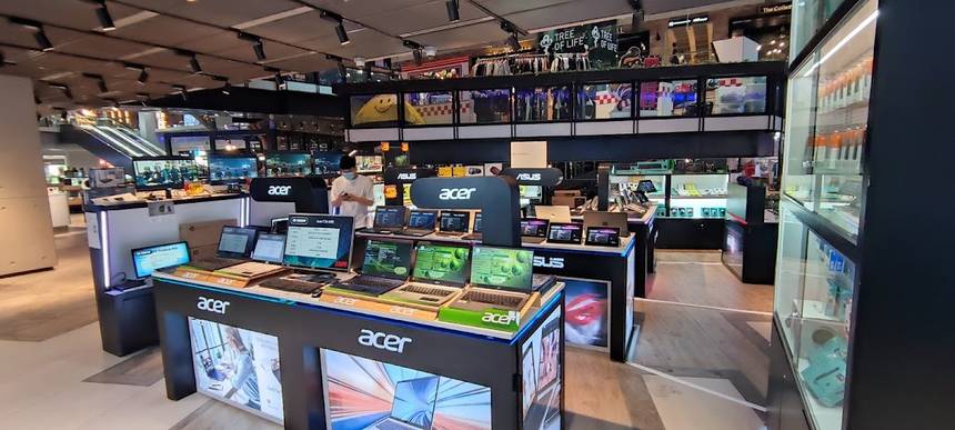 CR Group at Funan Mall