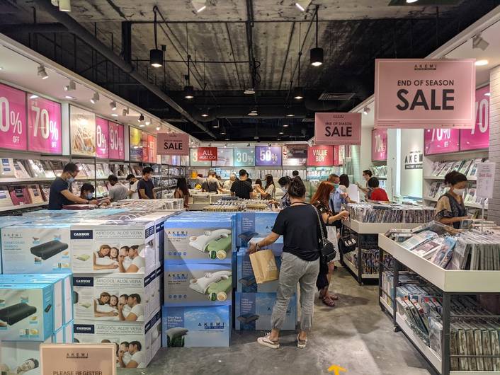 Akemi Outlet at IMM