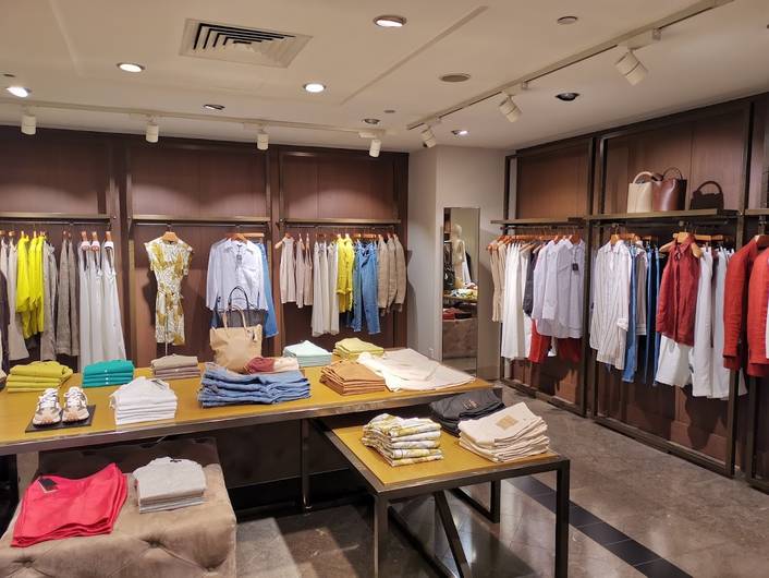 Massimo Dutti at ION Orchard