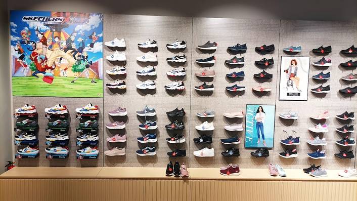 Skechers at ION Orchard