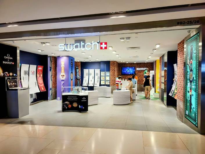 Swatch at ION Orchard