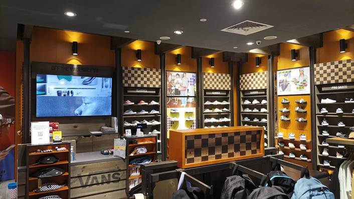 Vans at ION Orchard