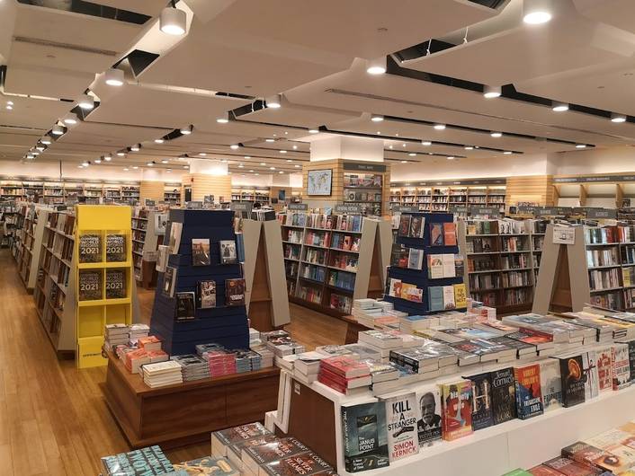 Books Kinokuniya at Jem