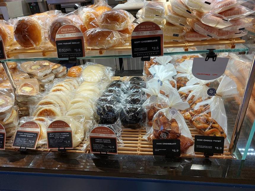 Paris Baguette at Jem