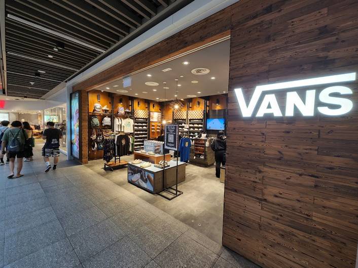 Vans at Jem