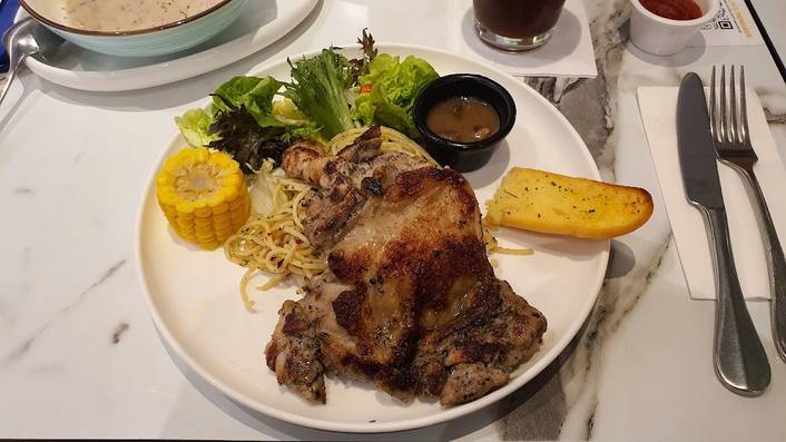 COLLIN’S at Jubilee Square