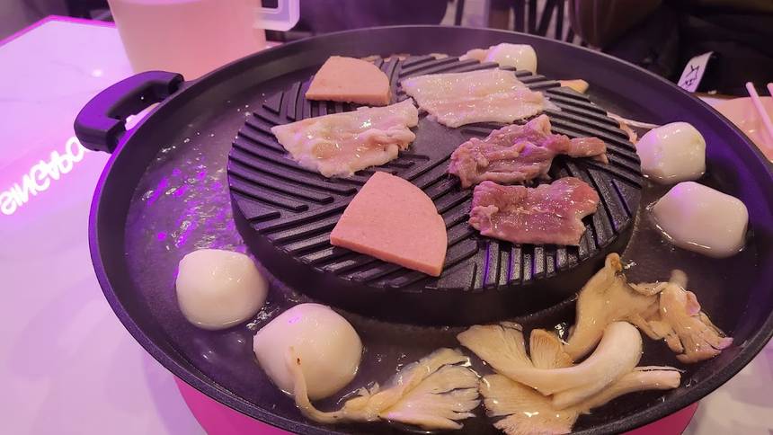 Siam Square Mookata at Junction 10