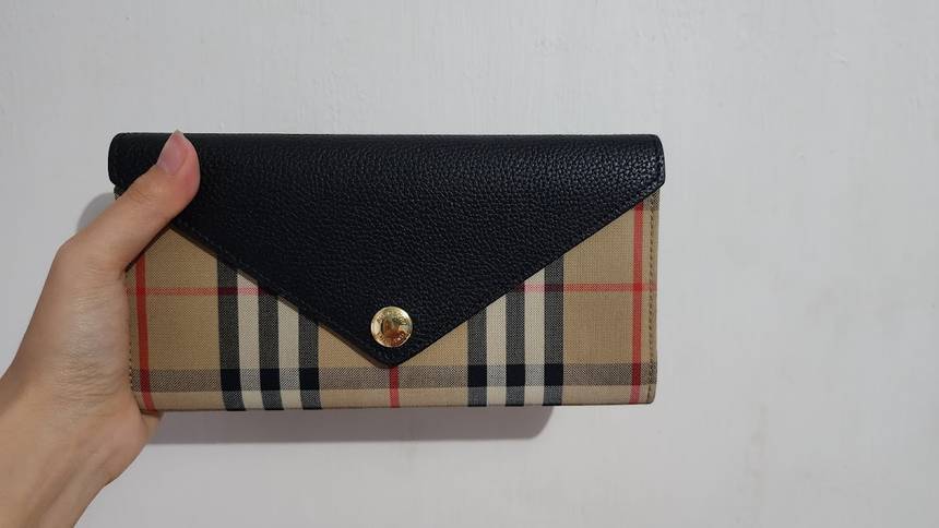 Dr. Bags at Junction 8