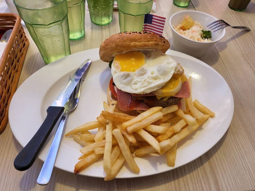 Swensen's at Junction 8