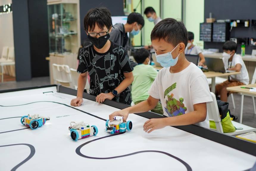 Nullspace Robotics at Kallang Wave Mall
