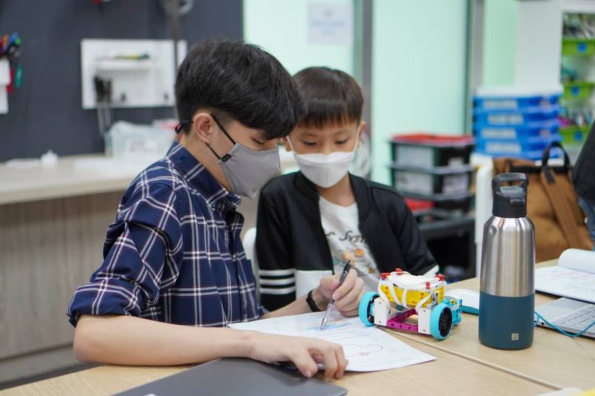 Nullspace Robotics at Kallang Wave Mall