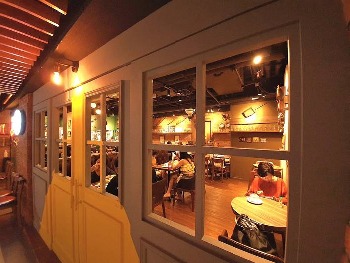 Café Ma Maison at Mandarin Gallery
