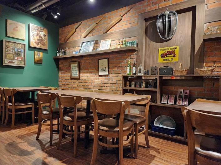 Café Ma Maison at Mandarin Gallery
