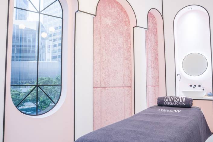 Ministry of Scalp Therapy at Mandarin Gallery