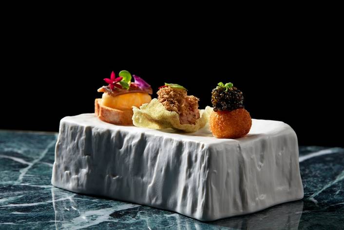 La D'Oro at Mandarin Gallery