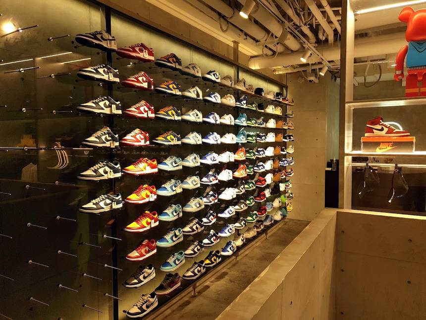 SNKRDUNK at Mandarin Gallery