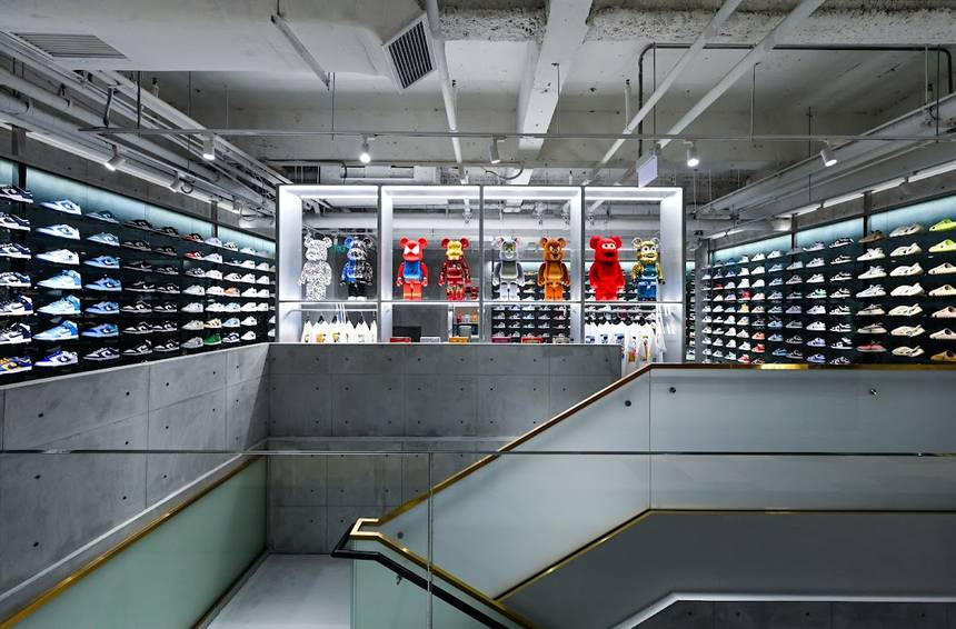 SNKRDUNK at Mandarin Gallery