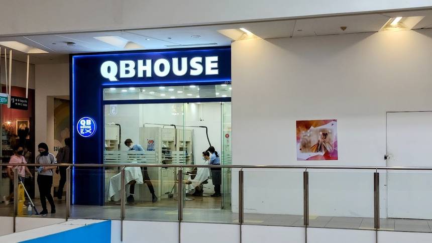 QB House at NEX