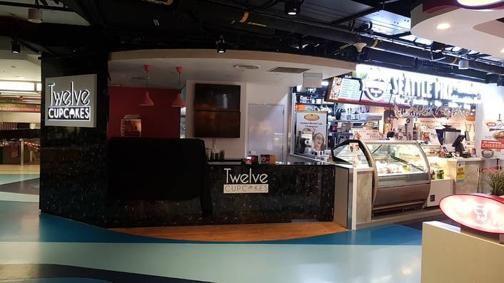 Twelve Cupcakes at One Raffles Place