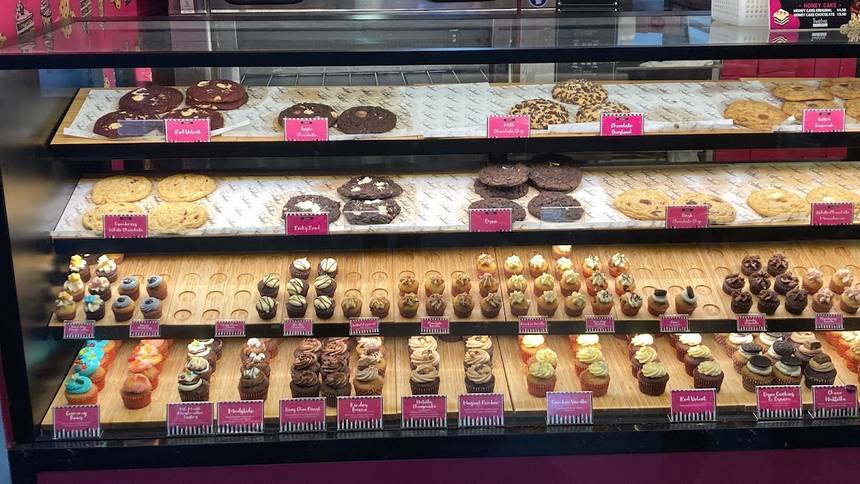 Twelve Cupcakes at One Raffles Place