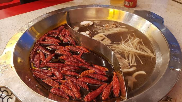 DaLongYi Hotpot - 大龙燚火锅 - 地道四川老火锅 at Orchard Central