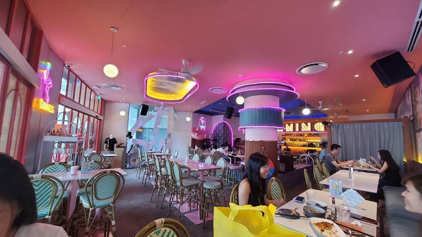 Tipsy Flamingo at Raffles City