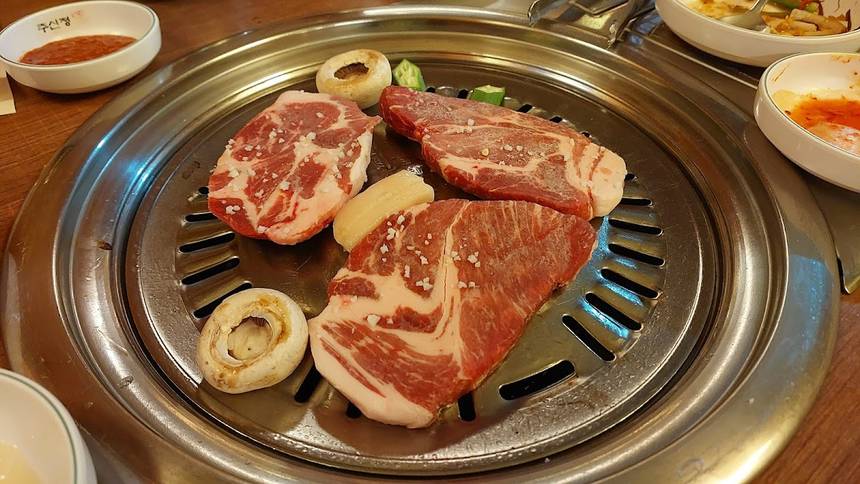 Ju Shin Jung Korean Charcoal BBQ at Robertson Walk