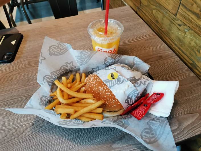 Carl's Jr at Singpost Centre
