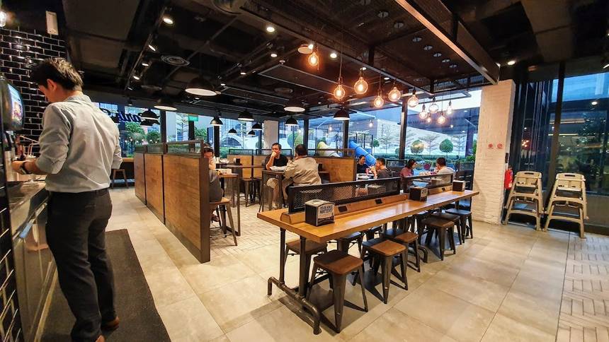 Carl's Jr at Singpost Centre