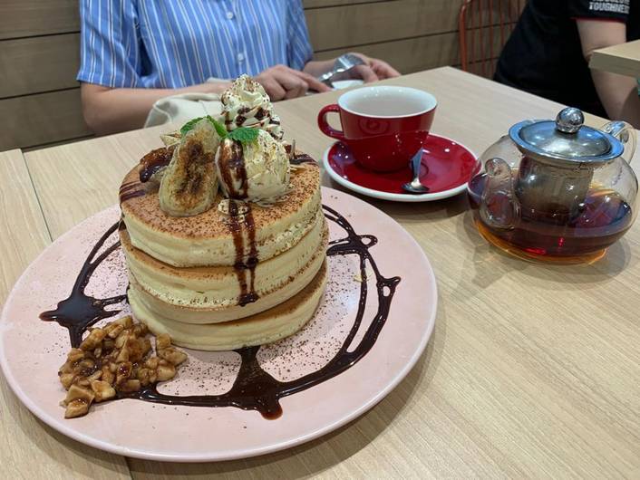 Belle-Ville Pancake Cafe at Square 2