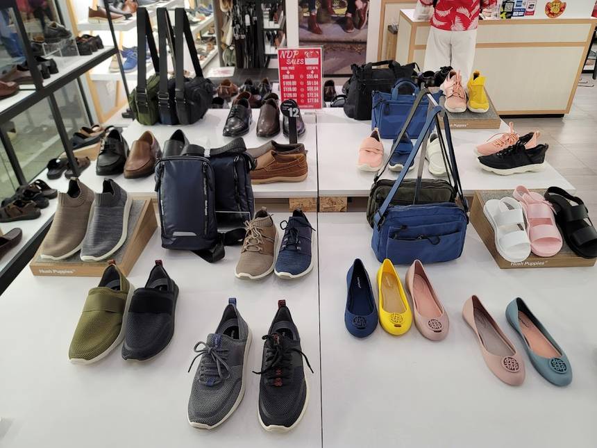 Hush Puppies at Square 2