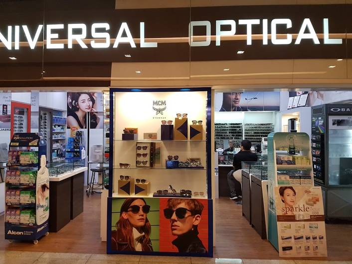 Universal Optical at Square 2