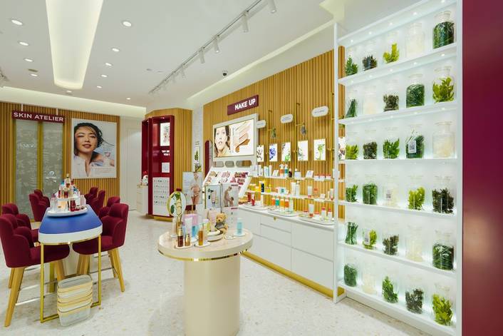Clarins at Waterway Point