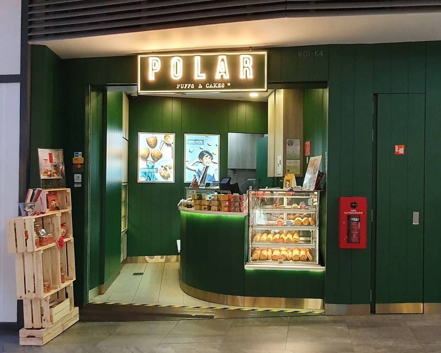 Polar Puffs & Cakes at Waterway Point