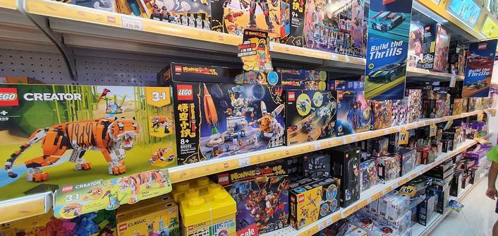 Toys"R"Us at Waterway Point