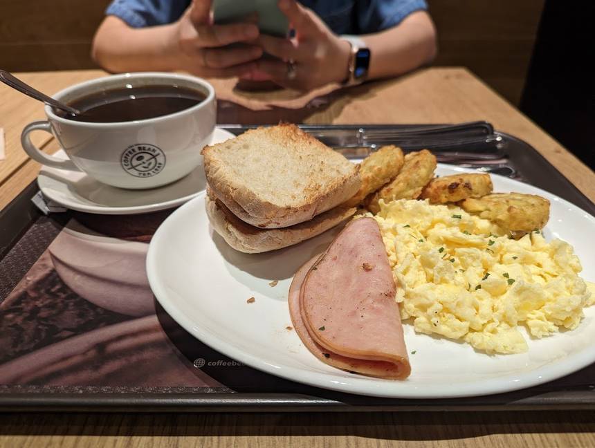 The Coffee Bean & Tea Leaf at West Mall