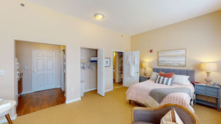 Video tour of studio bedroom