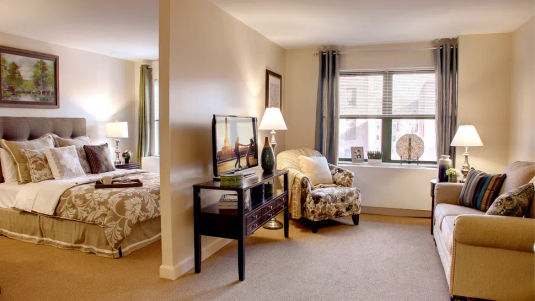 Atria Senior Living Kew Gardens: Elegant Retirement Oasis