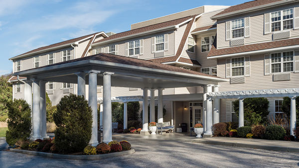 Exterior view of Atria Briarcliff Manor